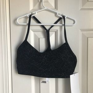 Lululemon sports bra size 6